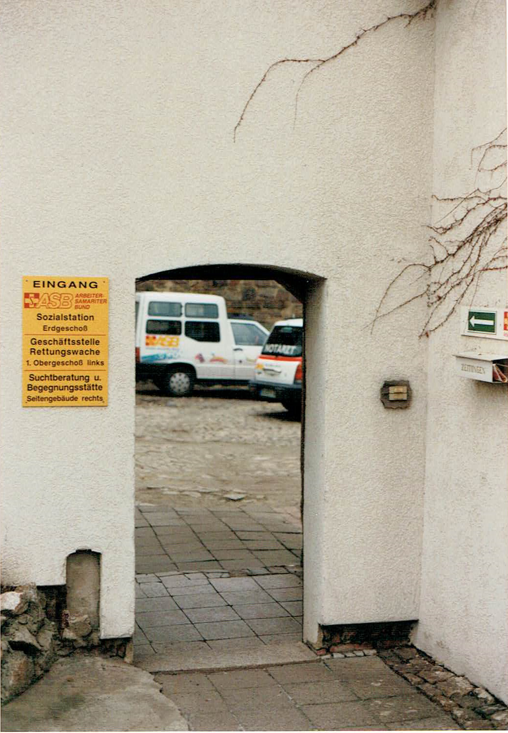 Haupteingang1994.jpeg